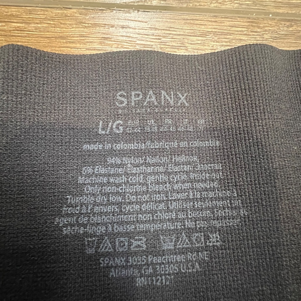 Spanx Look At Me Now Women's Leggings Black Sz L Double Layer Waistband Smooths - Picture 8 of 8